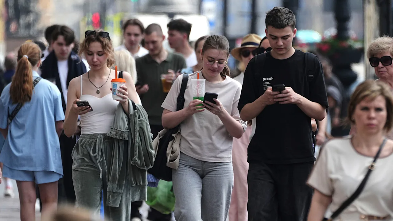 How Russia restricts internet access, making it complicated and even dangerous