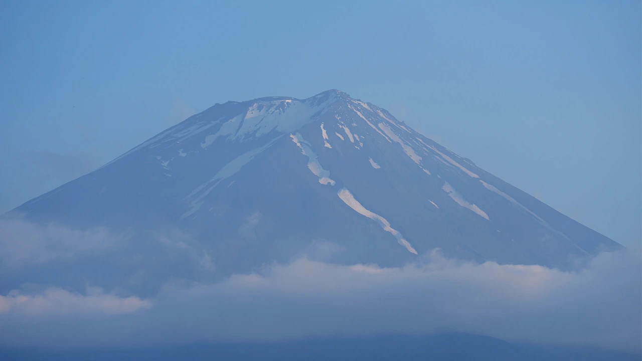 How Japan is using AI to prepare Tokyo residents for a Mount Fuji volcanic eruption