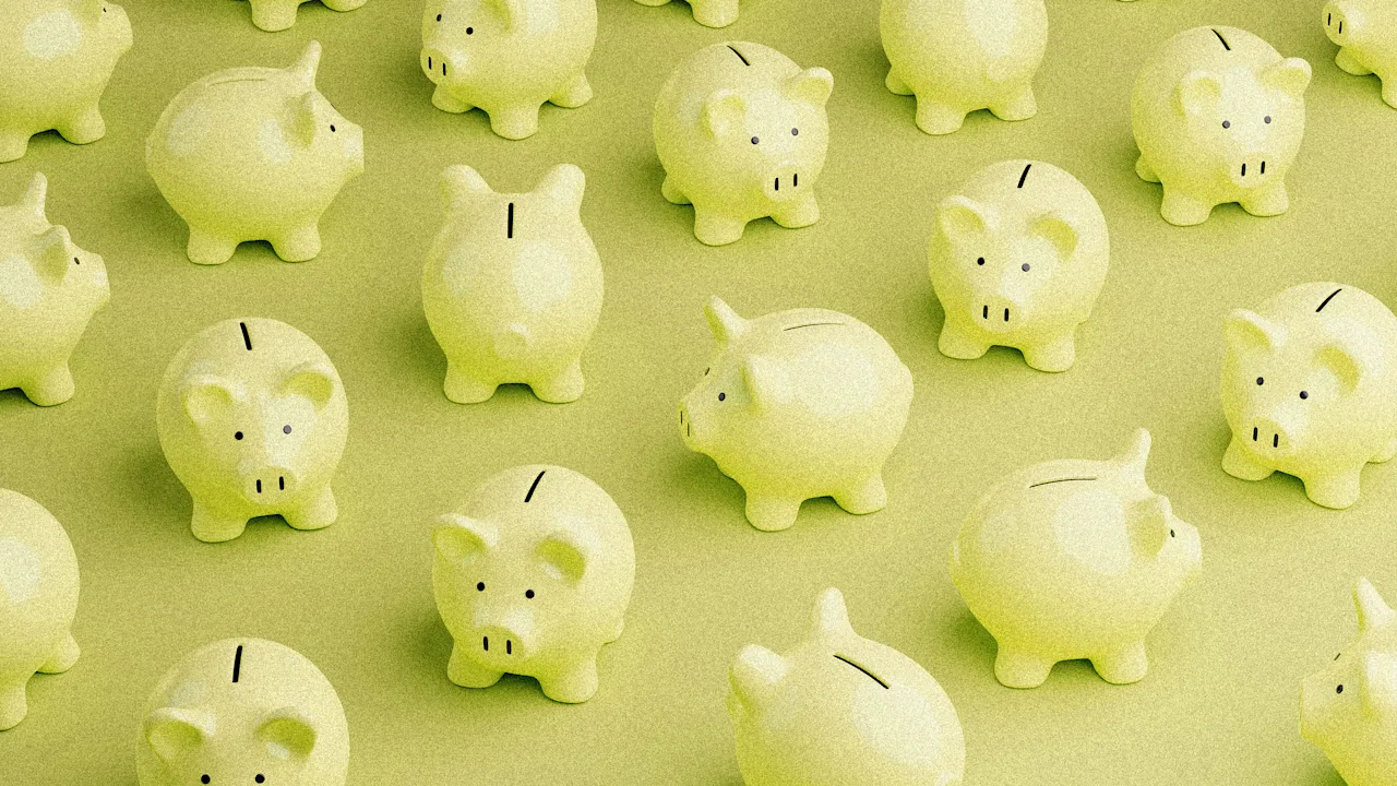 Tempted to spend money? Follow these 3 expert tips to save it instead
