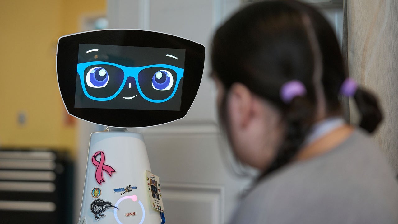 How this AI-powered robot was designed to soothe fear and lonliness in hospitals
