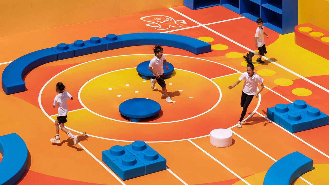 This Chinese schoolyard uses giant Lego blocks to let kids endlessly redesign their playground This Chinese schoolyard uses giant Lego blocks to let kids endlessly redesign their playground
