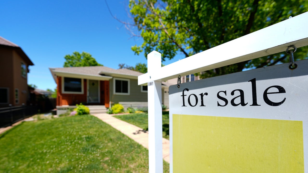 U.S. mortgage rate ticks up to 6.22% after four weeks of declines