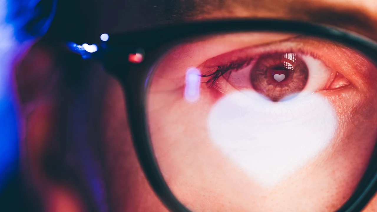 ‘Parasocial’ werd Cambridge’s woord van het jaar 2025 genoemd