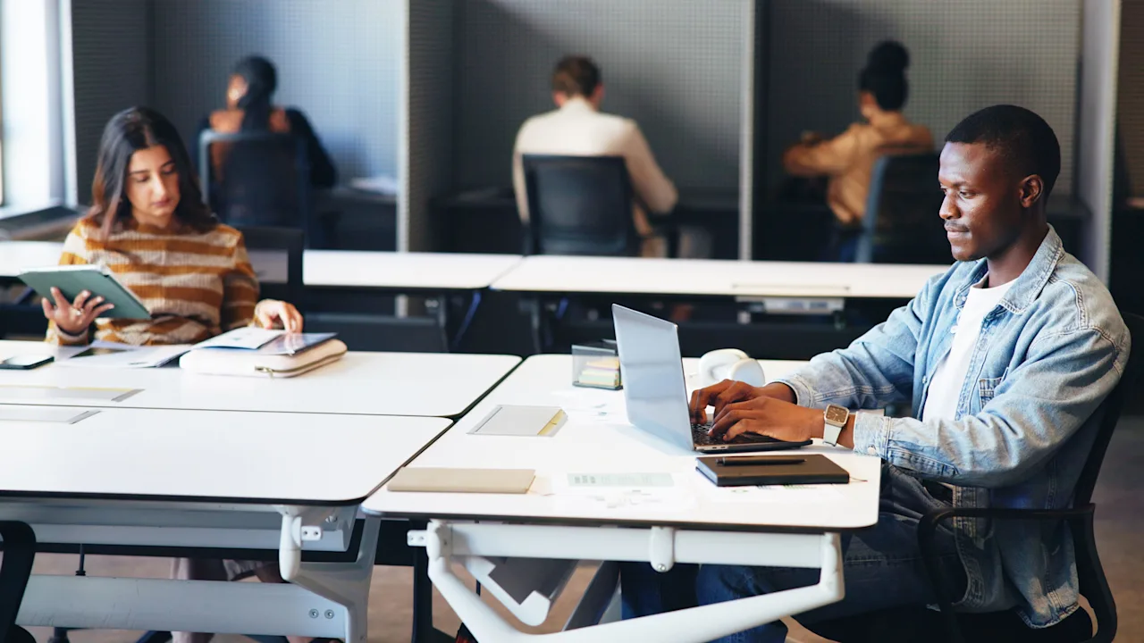 Hoe het anti-DEI-beleid van Trump zwarte werknemers schaadt