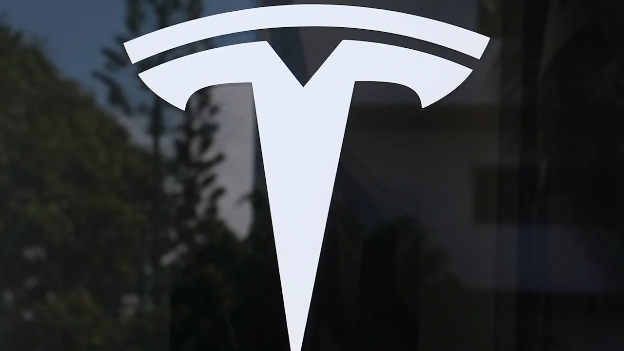 Tesla verliest titel als grootste fabrikant van elektrische auto’s ter wereld