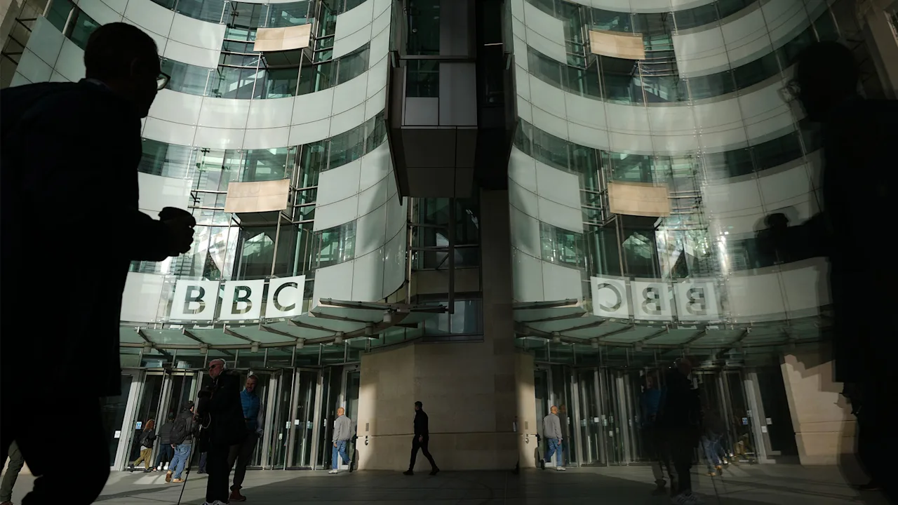 De BBC is van plan de rechtbank in Florida te vragen de rechtszaak wegens smaad ter waarde van Trump ter waarde van $10 miljard te verwerpen