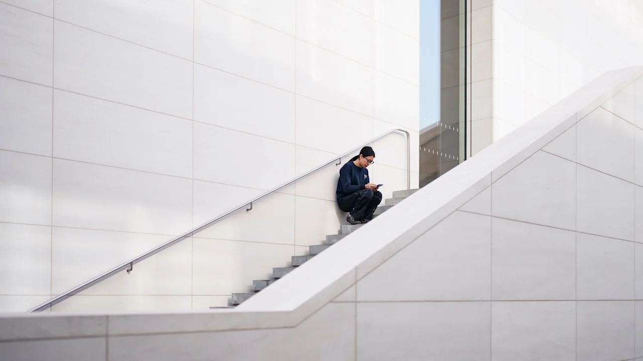 Hoe anti-doomscrolling-beïnvloeders sociale-mediaverslaving bestrijden