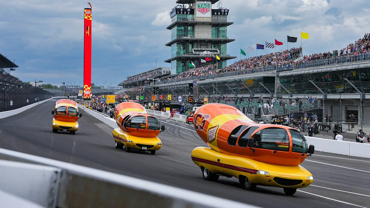 De Wienermobile van Oscar Mayer keert terug naar de Indianapolis 500