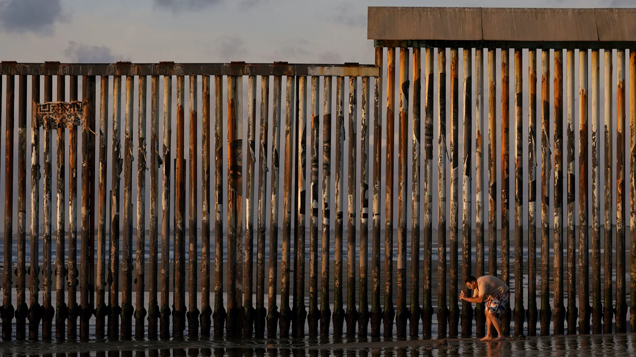 De Amerikaanse bevolkingsgroei daalt in 2025 als gevolg van Trumps immigratiebeleid