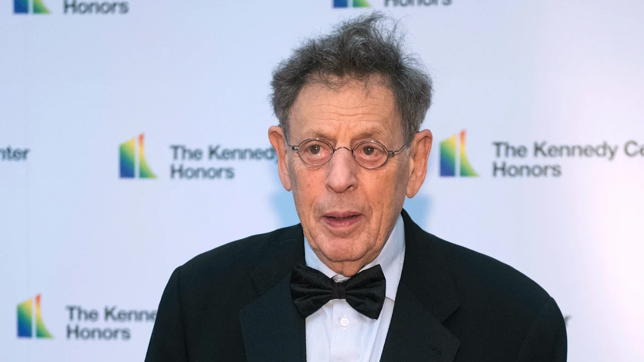 Philip Glass annuleert de première van de symfonie van het Kennedy Center uit protest tegen het leiderschap van Trump