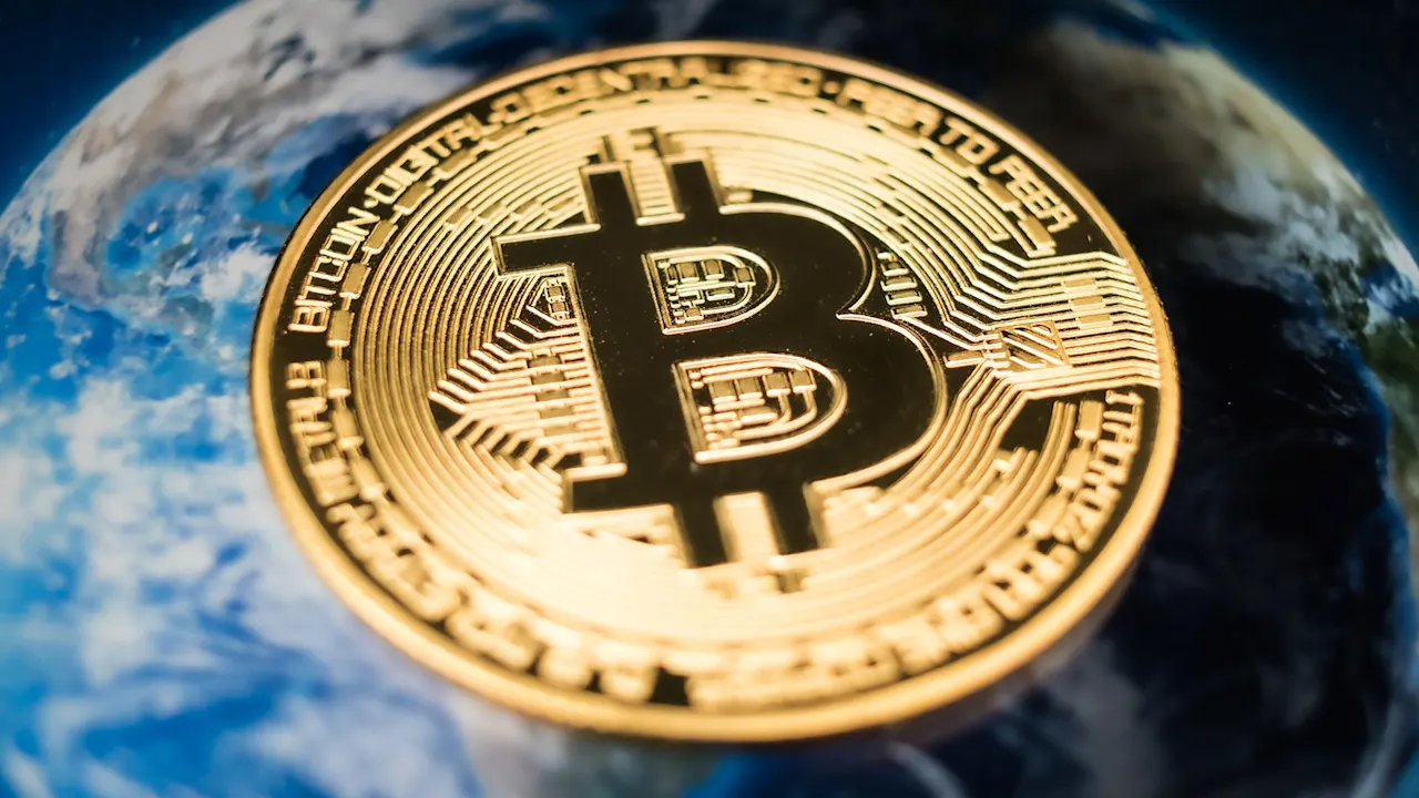 Bitcoin en XRP kelderen vandaag terwijl Trump de tariefbedreigingen escaleert. Wat gebeurt er met cryptocurrencies?