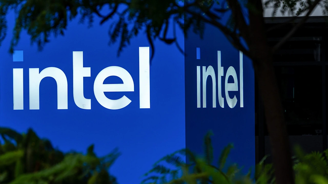 De winsten van Intel overtroffen de verwachtingen van Wall Street, maar de INTC-aandelen kelderen vandaag. Hier zijn 2 redenen waarom