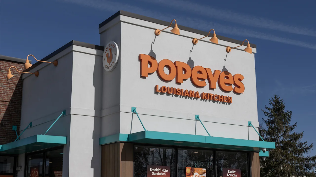 Popeyes-franchisenemer sluit 17 restaurants in faillissement. Bekijk de volledige lijst met veroordeelde locaties