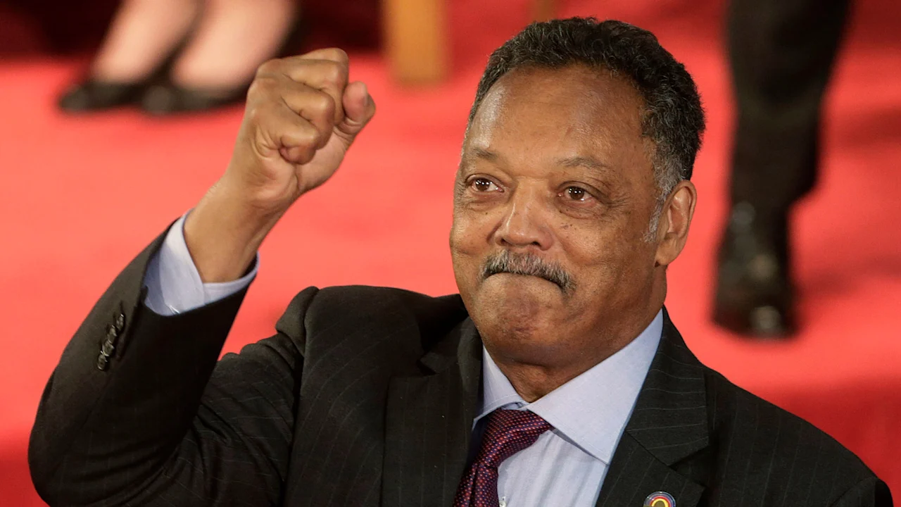 Toer Jesse Jackson, een icoon van de burgerrechtenbeweging, is op 84-jarige leeftijd overleden