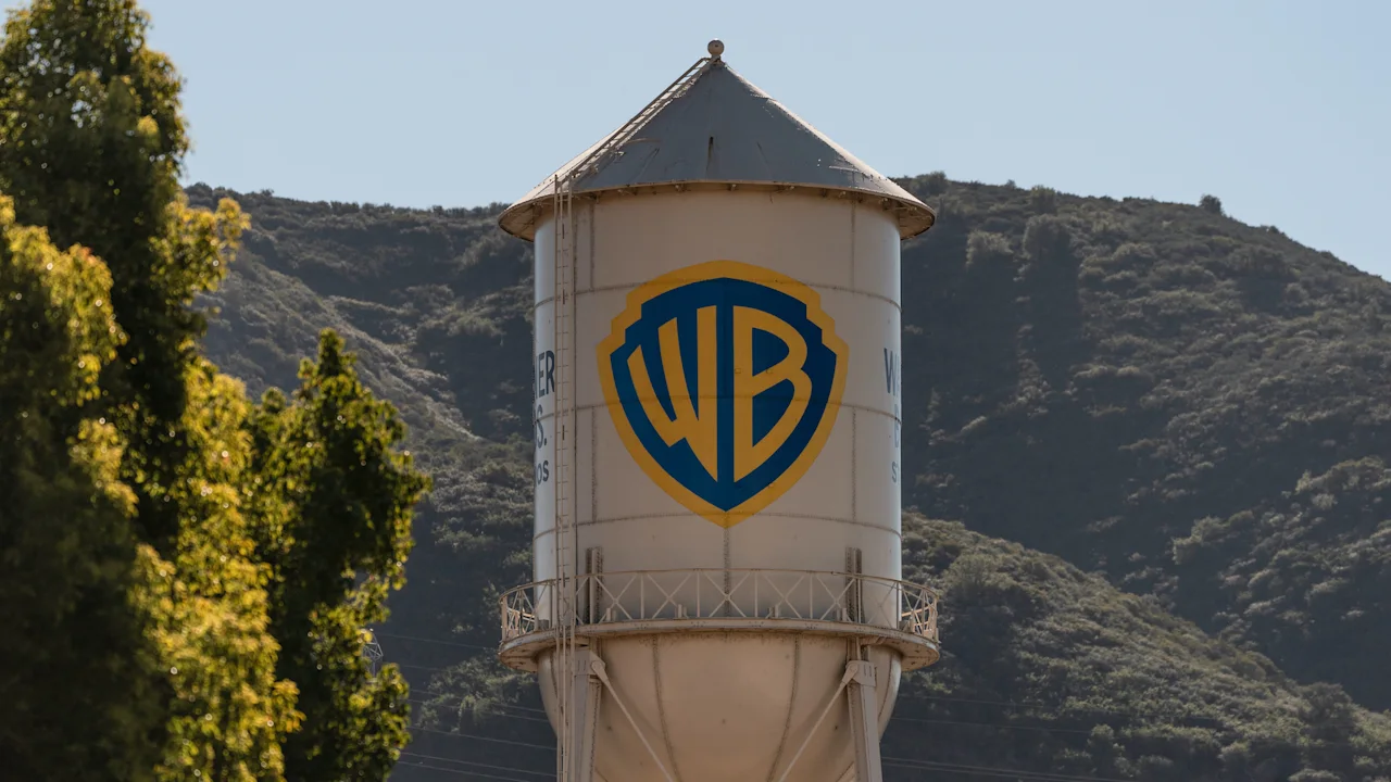 Warner Bros. overweegt een nieuw bod van Paramount nu de overnamestrijd heviger wordt