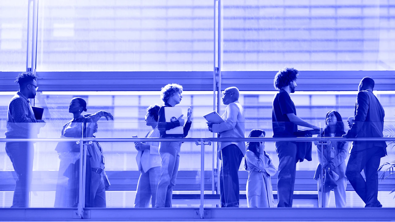 4 formas de reducir la diferencia de edad en el lugar de trabajo