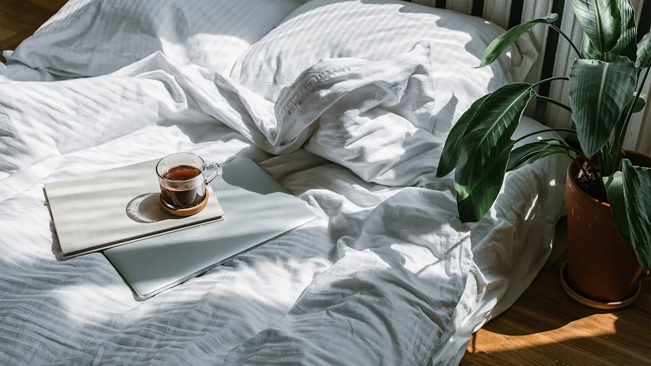 ‘French Sunday’ is de nieuwste virale gelukstrend. Hier leest u hoe u het op de juiste manier kunt doen – en uw productiviteit de hele week kunt verhogen