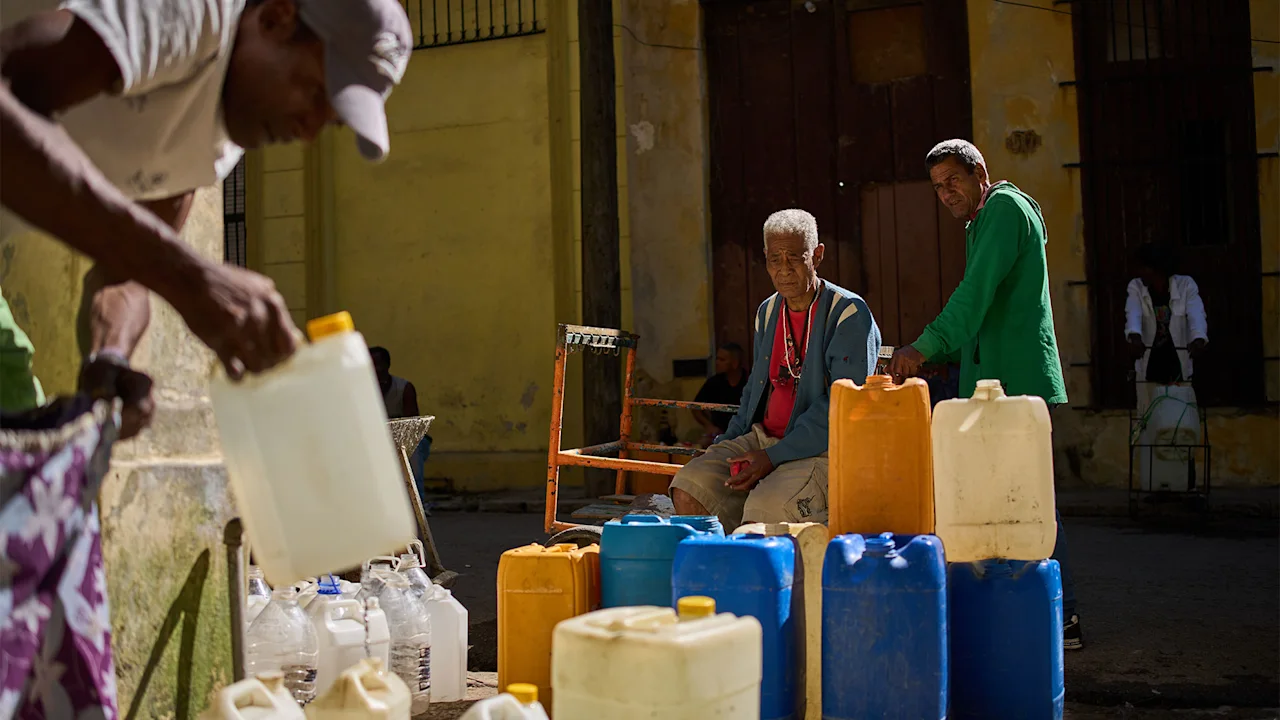 Terwijl de VS Cuba lamleggen met een blokkade, geeft Trump toegang aan een Russische olietanker