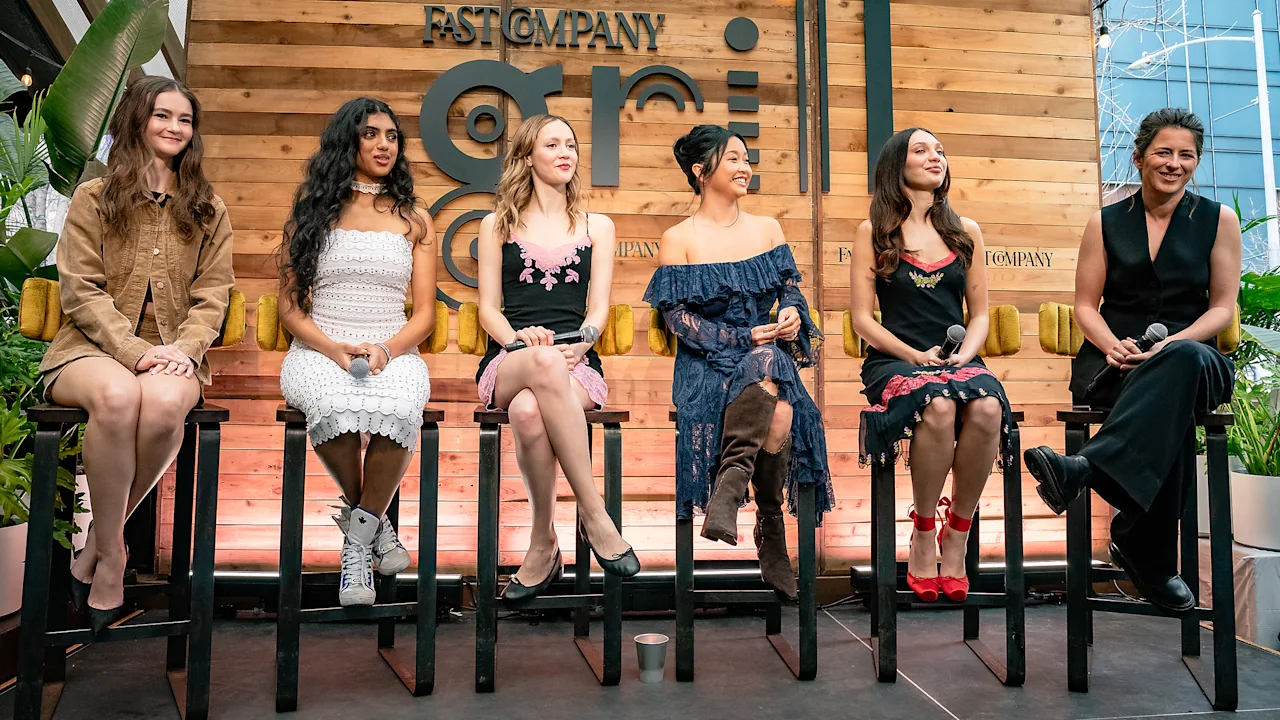 Maddie Ziegler’s nieuwe actiefilm ‘Pretty Lethal’ bevat een nieuwe mix van dans en vechten: ‘Ballet-Fu’