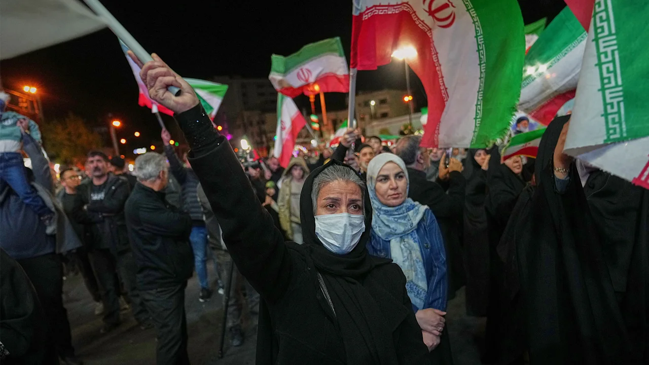 Trump bedreigt Iran met aanvallen op ‘Power Plant Day and Bridge Day’ als de Straat van Hormuz gesloten blijft