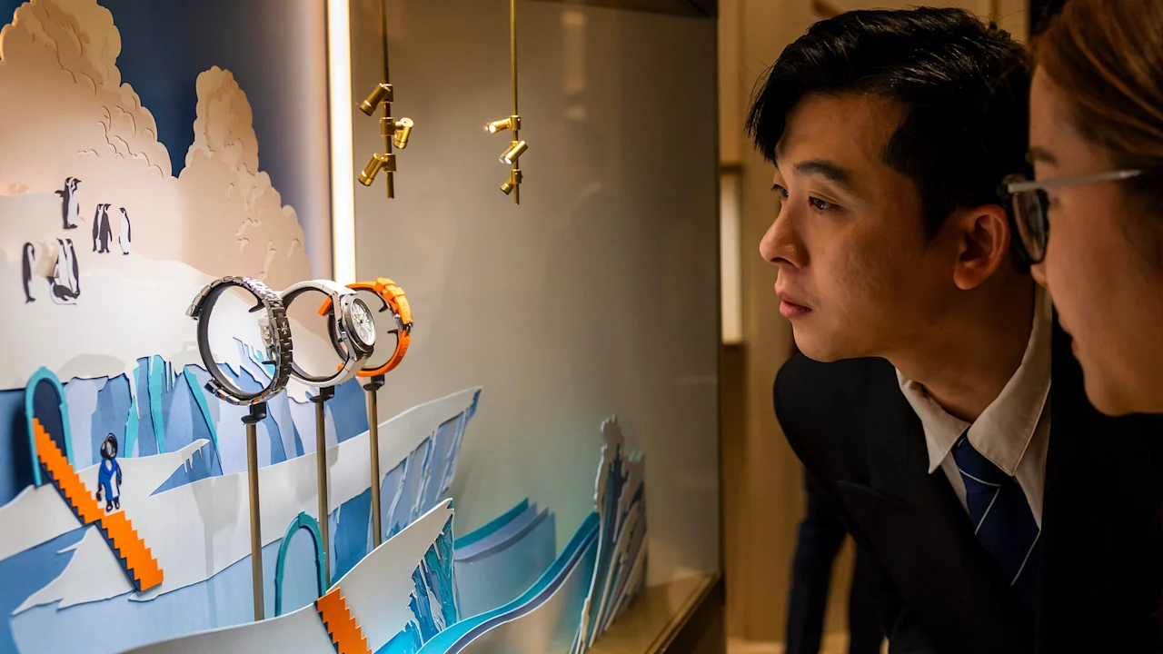 Luxe horlogemakers bereiden zich voor op meer onzekerheid door de oorlog in Iran