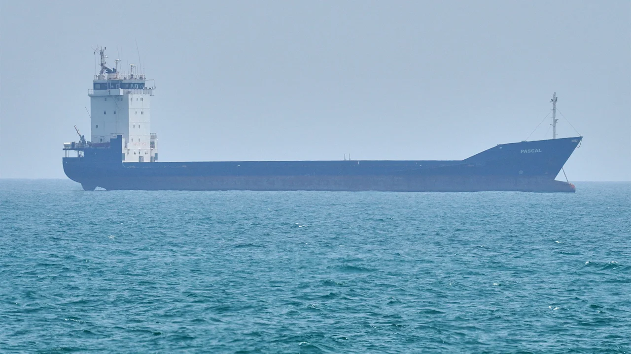 U.S. attacks and seizes Iranian ship in Strait of Hormuz, throwing a ceasefire into question