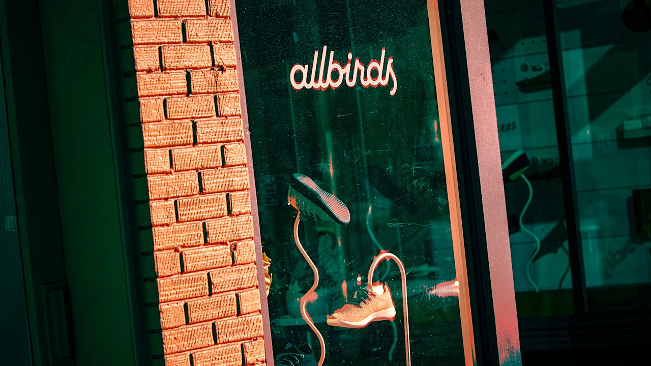 Het aandeel Allbirds daalt al na de AI-spil. De geschiedenis leert dat beleggers voorzichtig moeten zijn