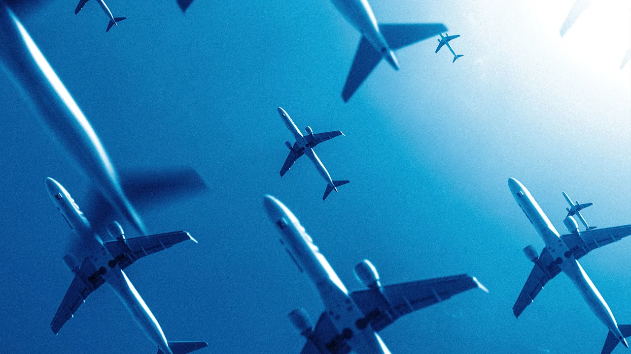 Deze grote luchtvaartmaatschappij schrapt 20.000 vluchten om brandstof te besparen. Hier leest u welke invloed dit op uw volgende reis kan hebben