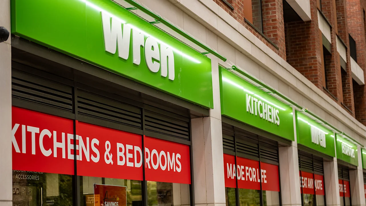 Klanten waren verbijsterd toen Wren Kitchens showrooms en Home Depot-studio’s abrupt sloot na het faillissement van Chapter 7