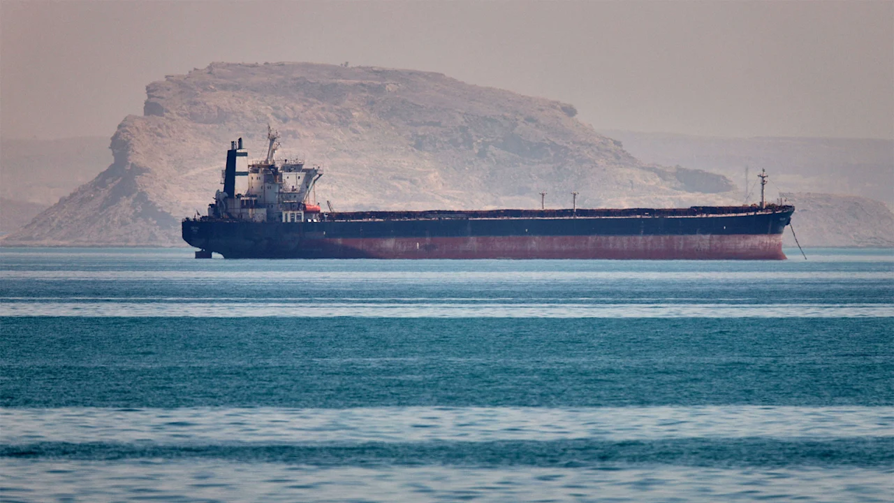 U.S. tests the Iran war’s fragile ceasefire by attempting to open the Strait of Hormuz