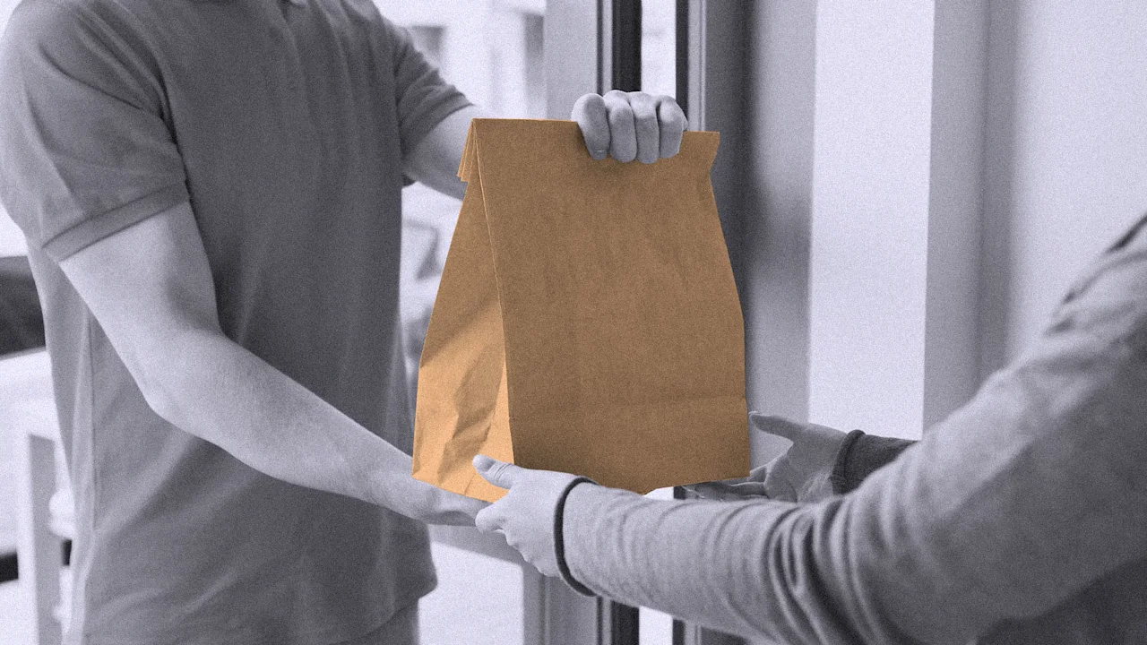 استخدم أحد العملاء الذكاء الاصطناعي لخداع DoorDash لإصدار استرداد. استجابة الشركة تنتشر بسرعة