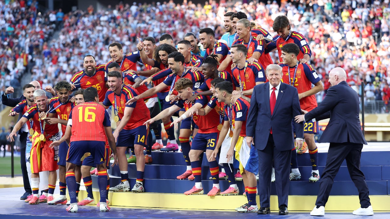 Trump photobombing historical photos becomes a meme after an awkward moment at the World Cup final Trump photobombing historical photos becomes a meme after an awkward moment at the World Cup final