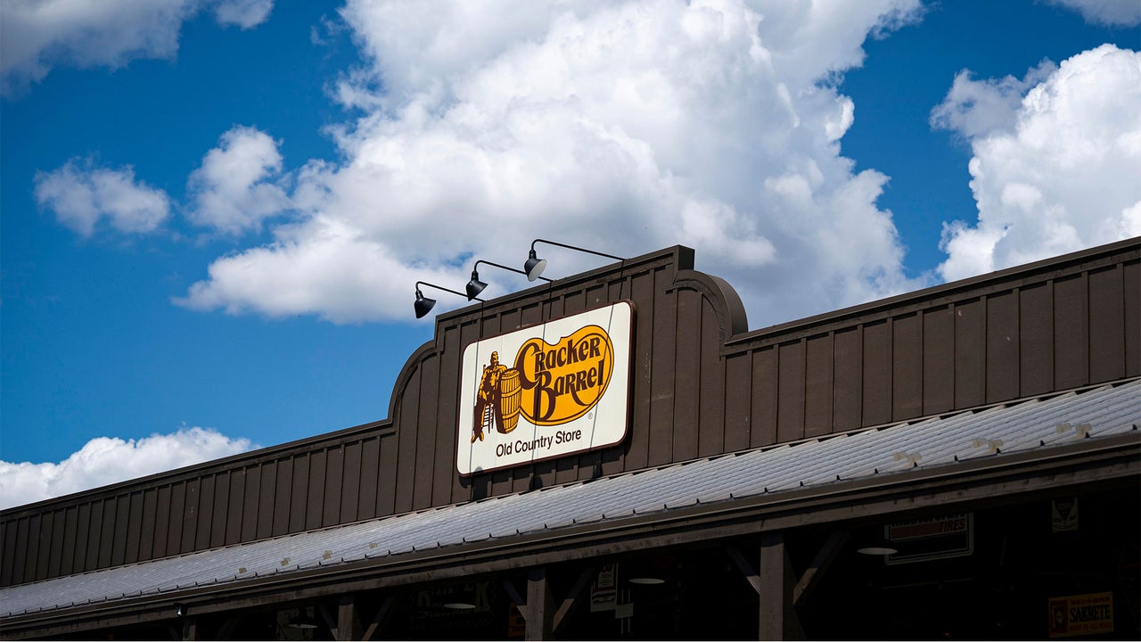 Cracker Barrel CEO Julie Masino steps down: Can successor David Deno keep CBRL’s momentum after another stock drop?
