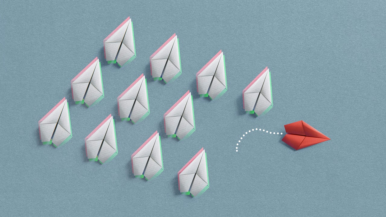 Middle Management Roles Declining Due to AI and Restructuring