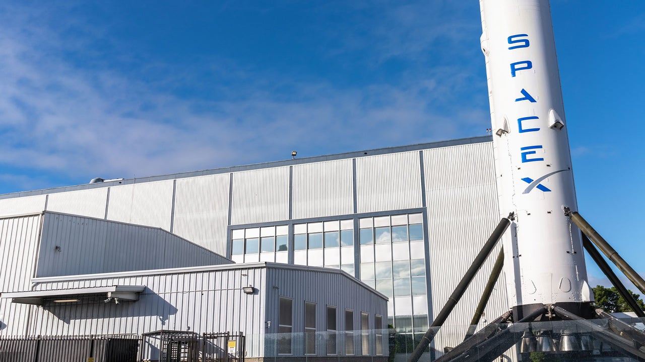 SpaceX Reports First Public Financials With $6.93B Revenue