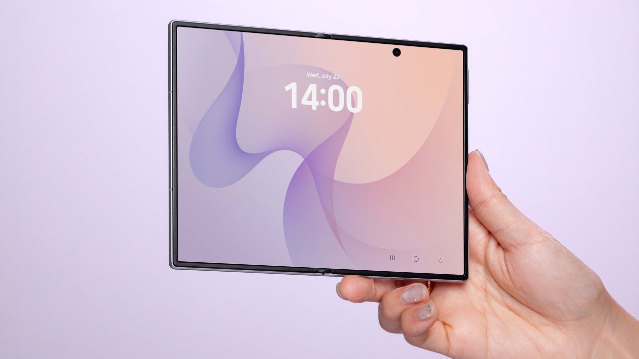 Samsung’s surprise folding hit sets the stage for Apple