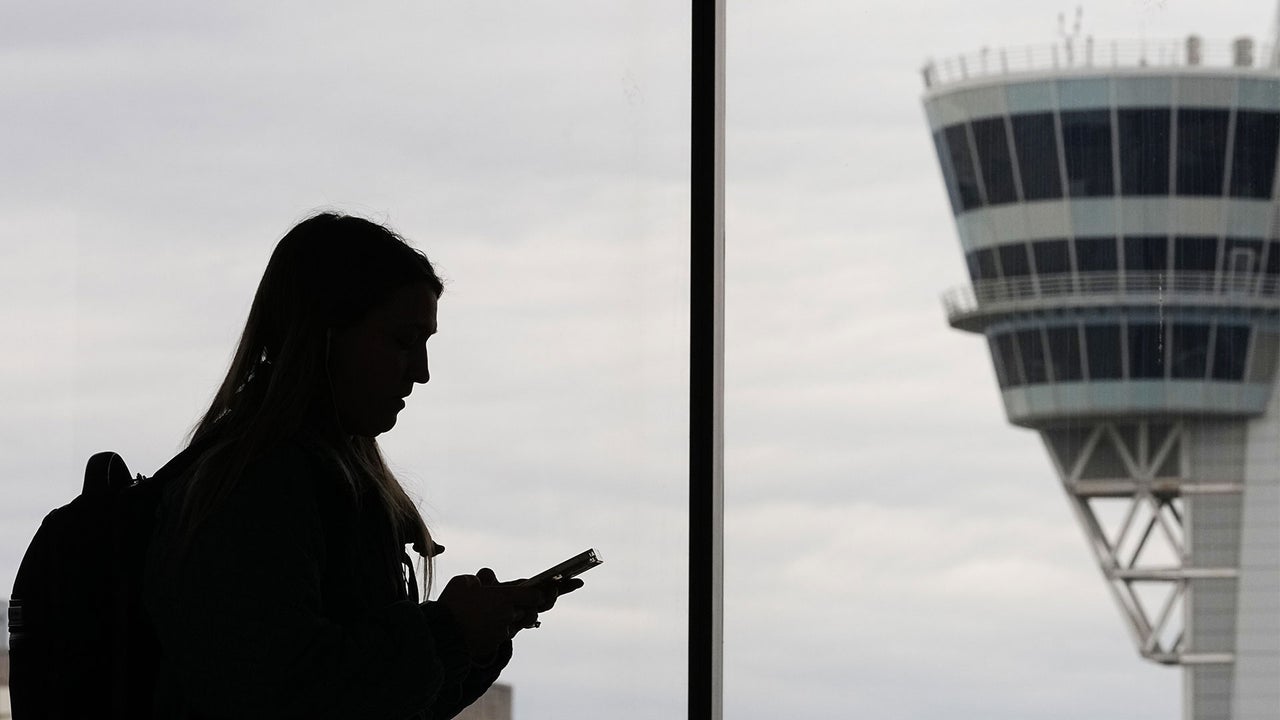 Hundreds of flights were canceled along the Northeast. This key air traffic control center is the culprit