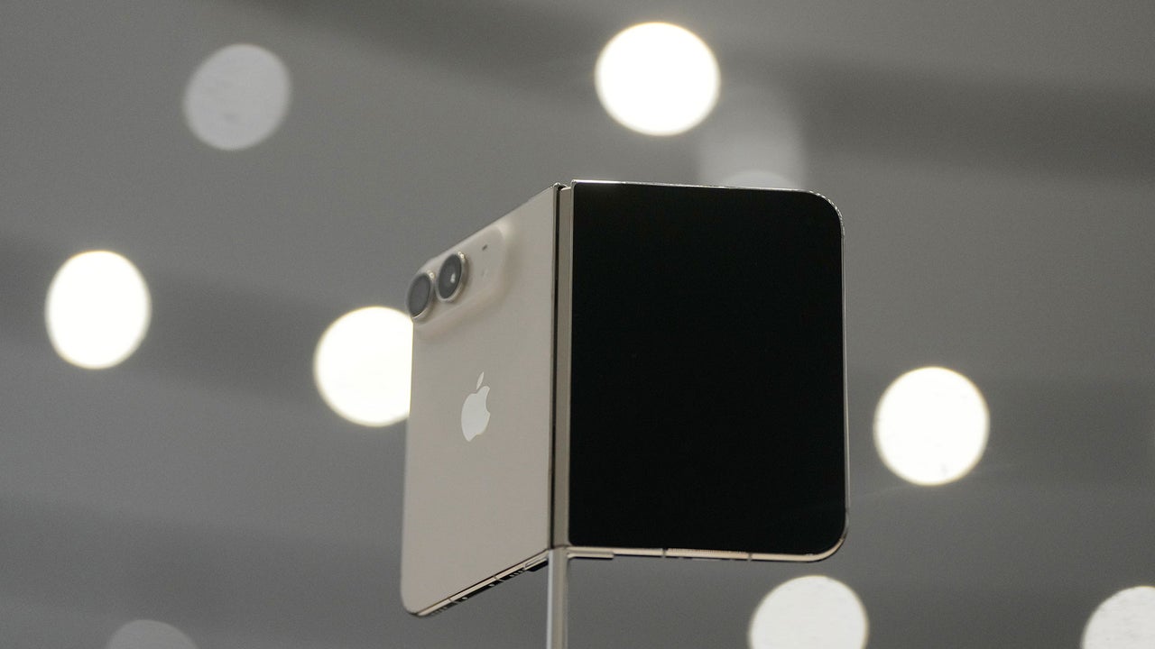 Apple’s folding phone arrives in stores soon. See these dos and dont’s first