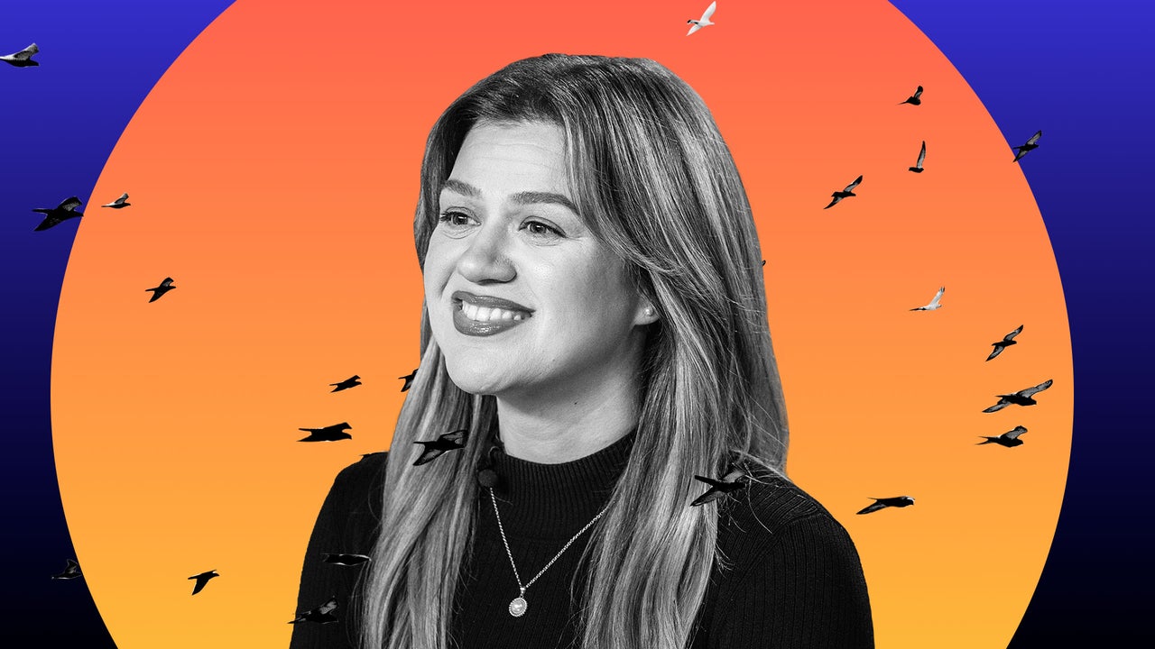 Why is Kelly Clarkson beefing with a Brooklyn toy shop?