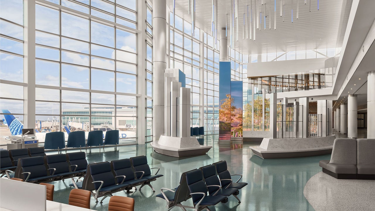 United Airlines is opening the largest airport lounge in the Americas. Here’s what’s inside