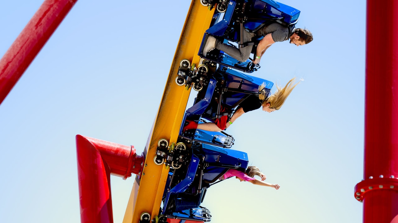 Even amusement parks are using AI: Six Flags announces a digital makeover