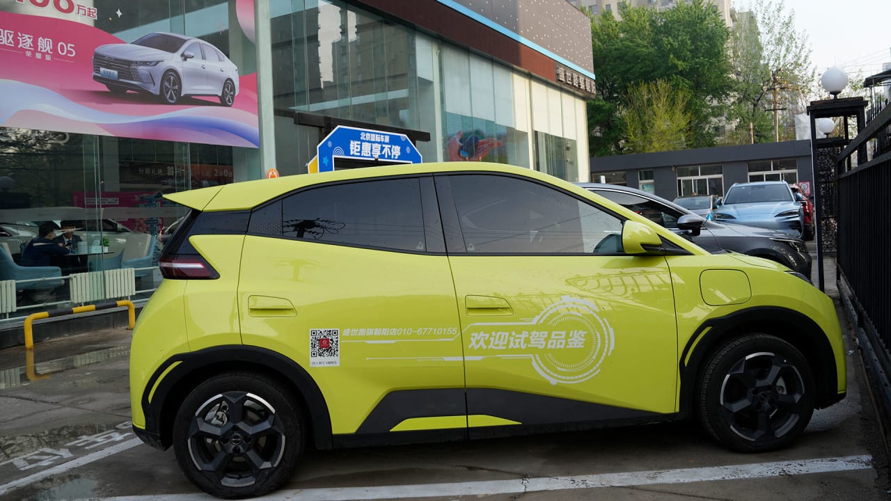 This small Chinese EV has U.S. automakers on high alert