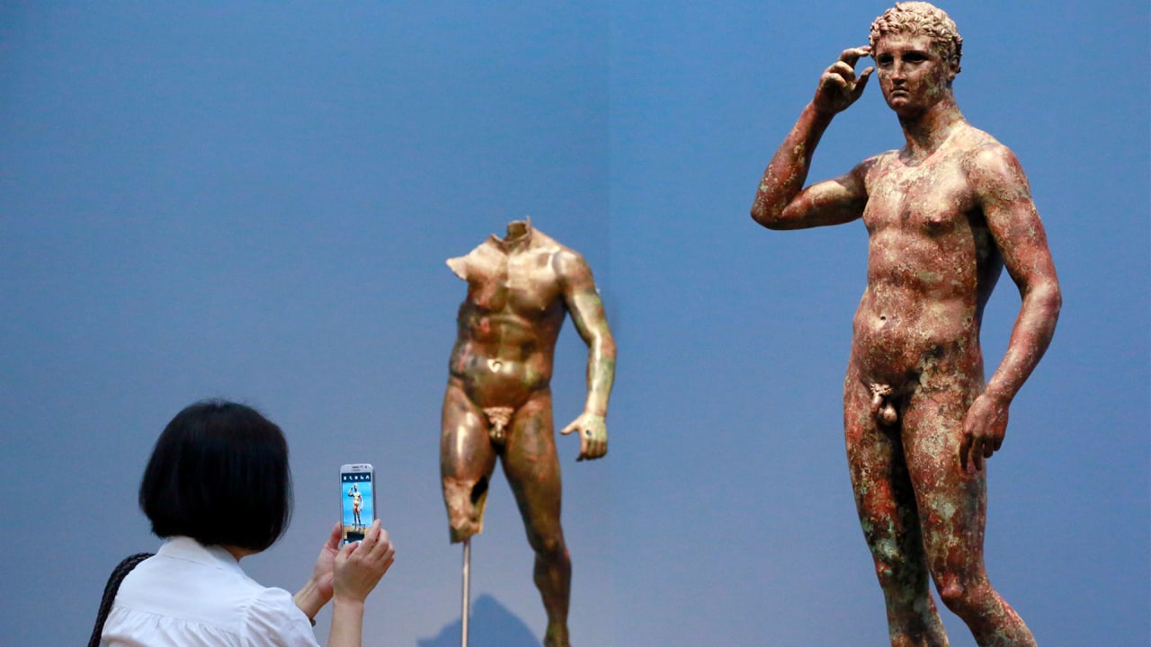 Getty Museum’s signature statue might be seized by its original owner, Italy