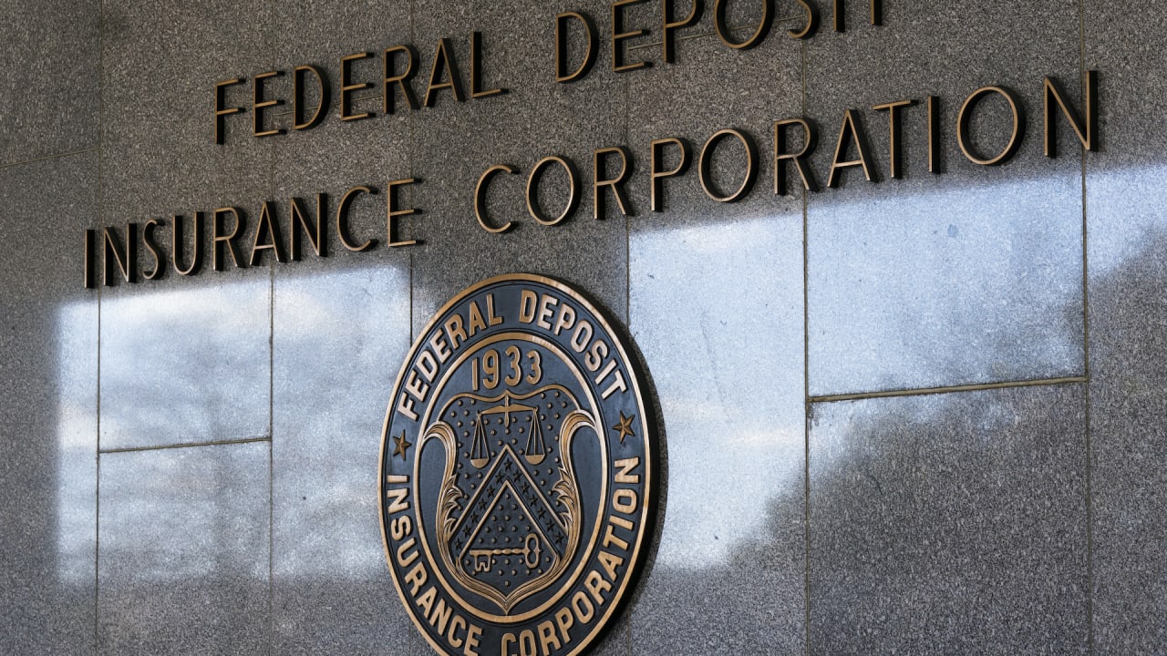 FDIC probe reveals toxic workplace culture and questions chairman’s credibility