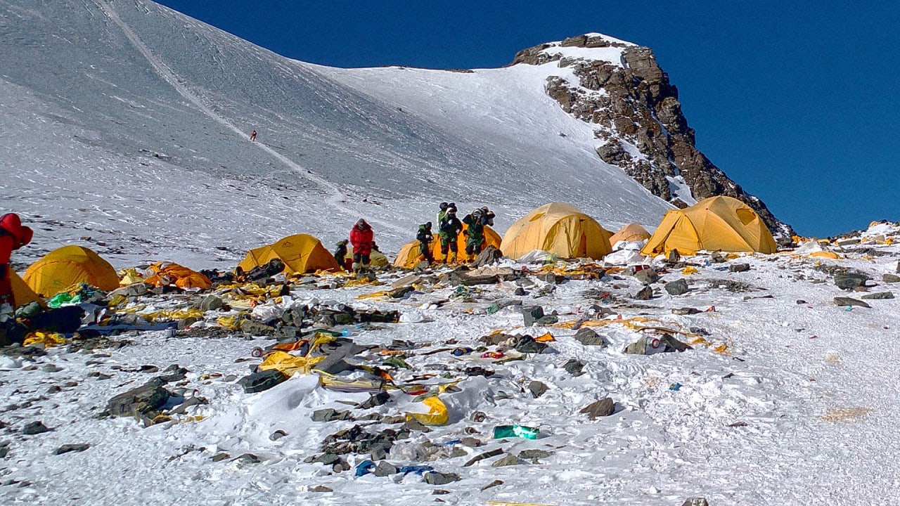 Garbage is piling up on Mount Everest. These sustainable solutions are underway