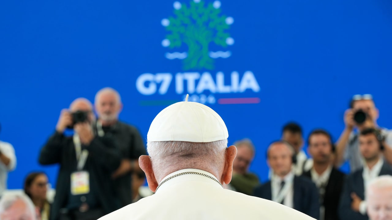 Pope Francis calls on global leaders to ensure AI remains human-centric