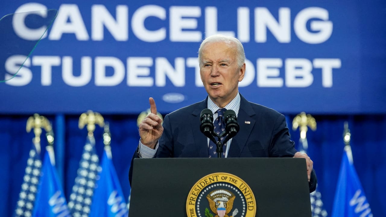 Federal appeals court blocks all of Biden’s student debt relief plan