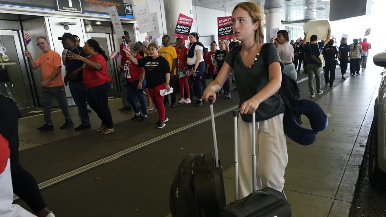 TSA breaks its record for single-day passenger screenings as travel surges