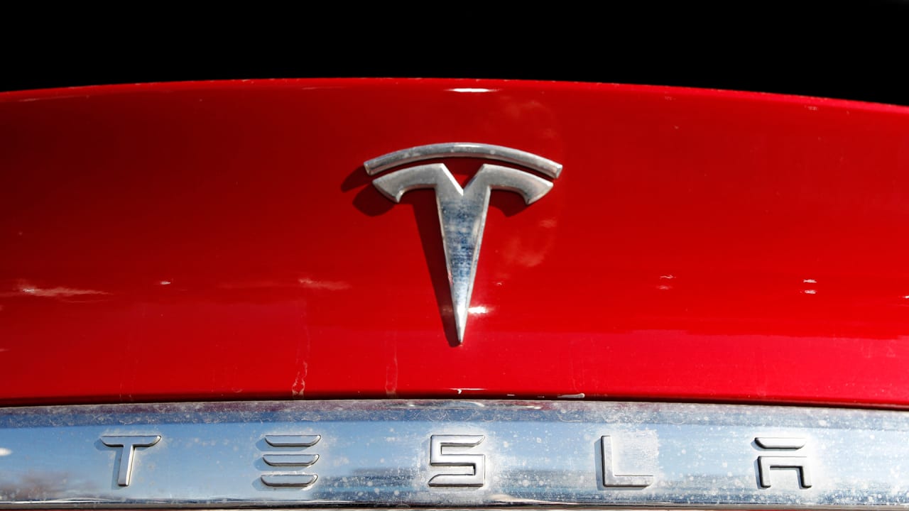 Tesla profit dips 45% in a ‘difficult operating environment’