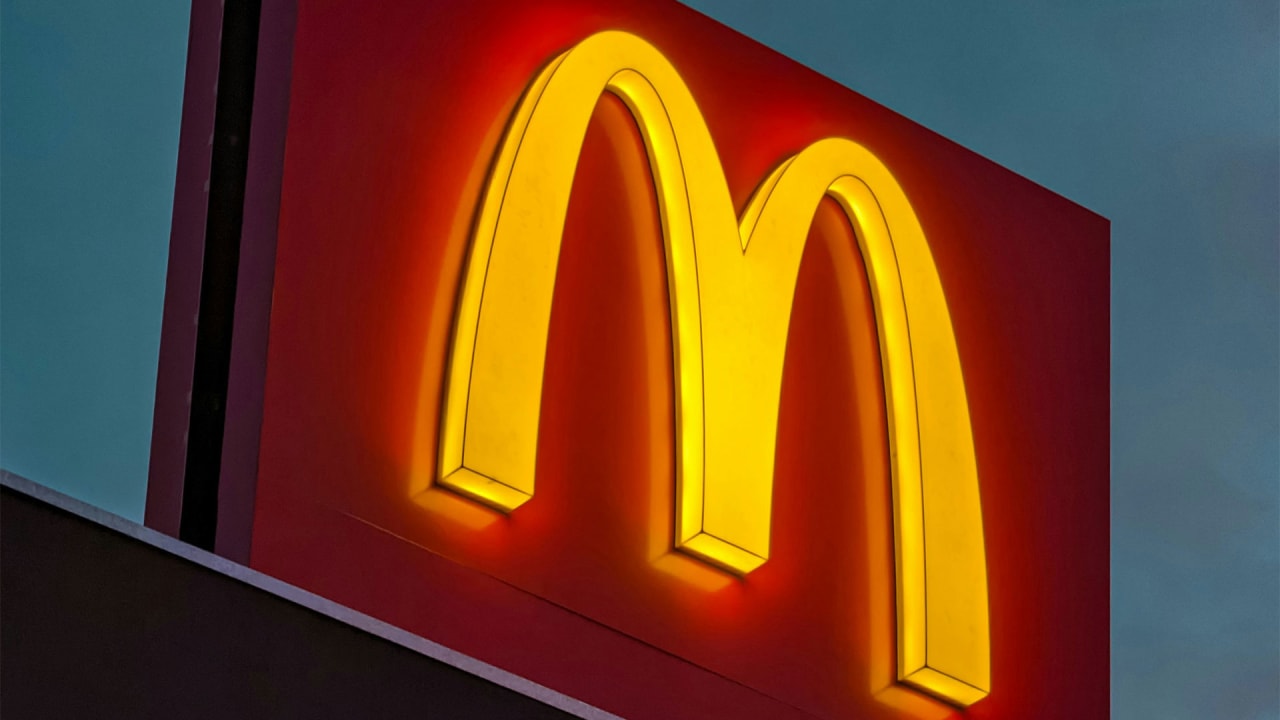 McDonald’s sales number falls for first time since pandemic peak—but it’s not enough to move MCD stock